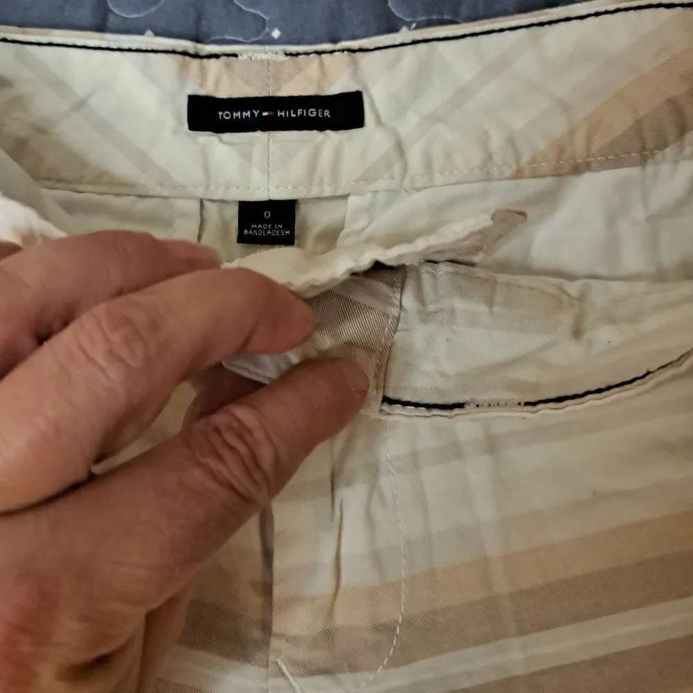Tommy Hilfiger tan shorts size 0